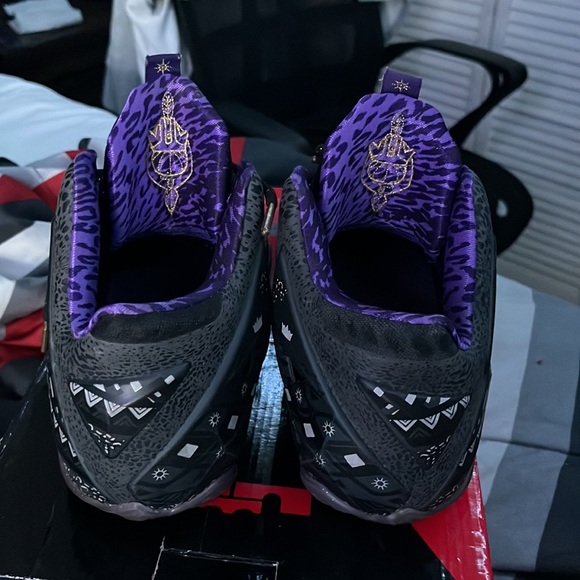 LeBron 11 Black History Month Size 8.5 - Picture 3 of 6